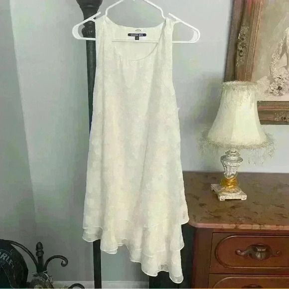 Gianni Bini White Floral Asymmetrical Mini Dress. Size M. Graduation Shower - Picture 1 of 12
